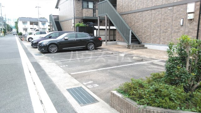 19/28 駐車場