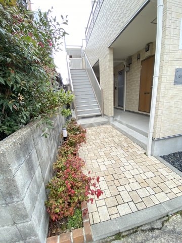 25/30 エントランス