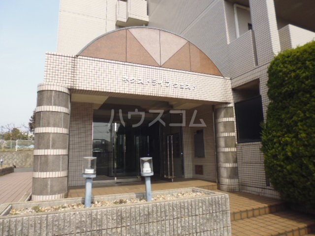 22/30 エントランス