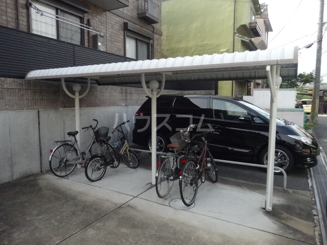 20/21 エントランス