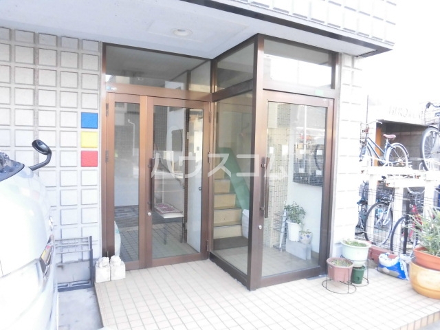 22/25 エントランス