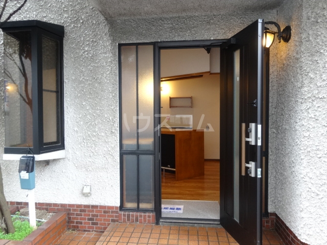 21/29 エントランス