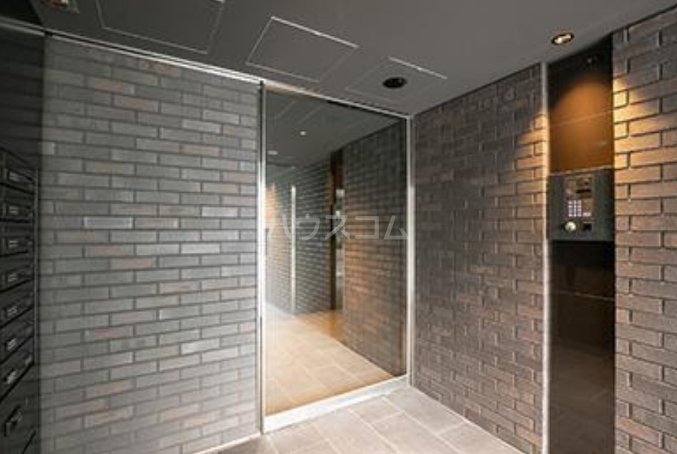 14/22 エントランス