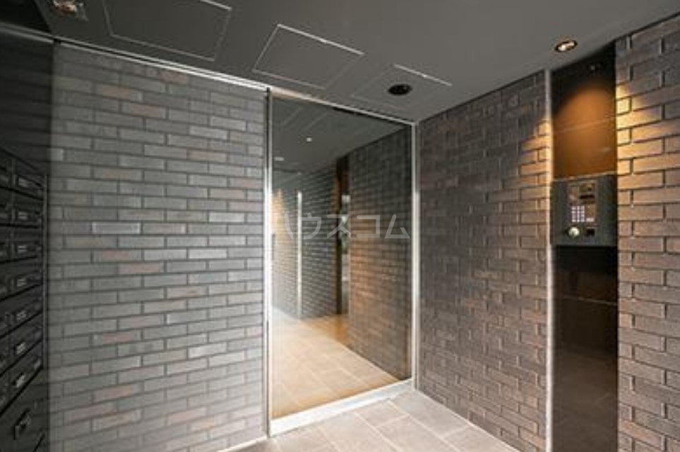 14/23 エントランス