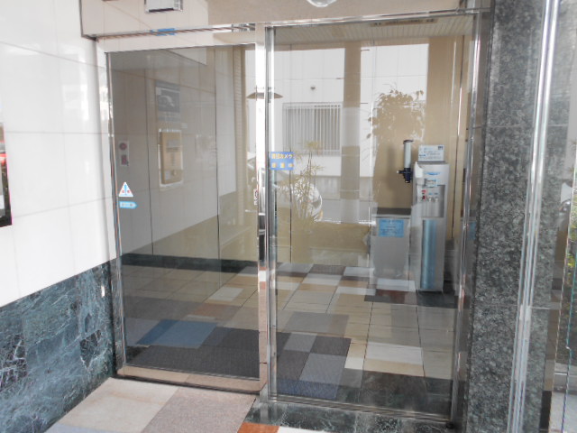 22/30 エントランス