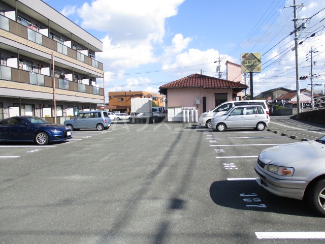 21/29 駐車場