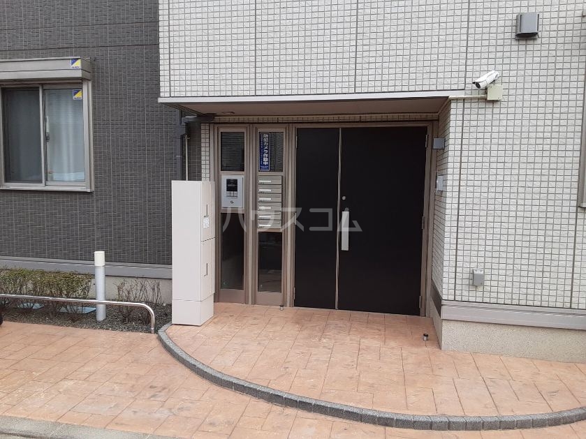 28/30 エントランス