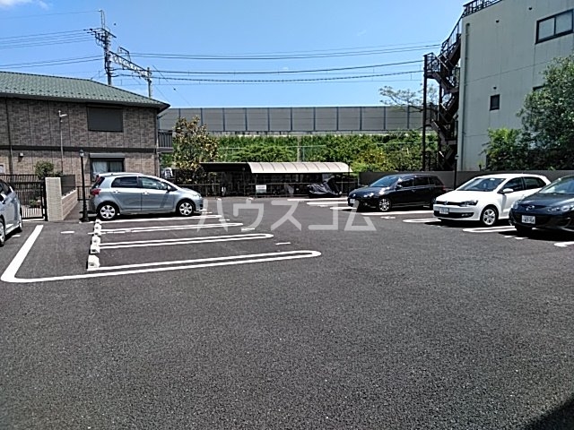 25/29 駐車場