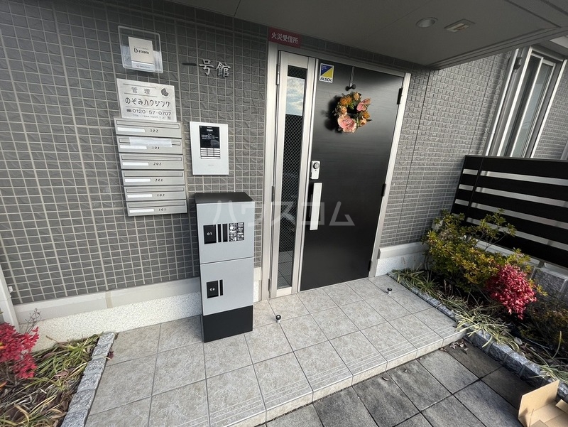 17/25 エントランス