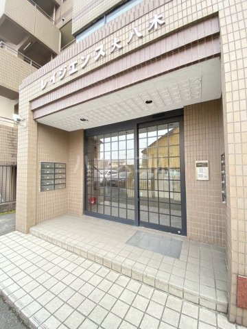 24/30 エントランス