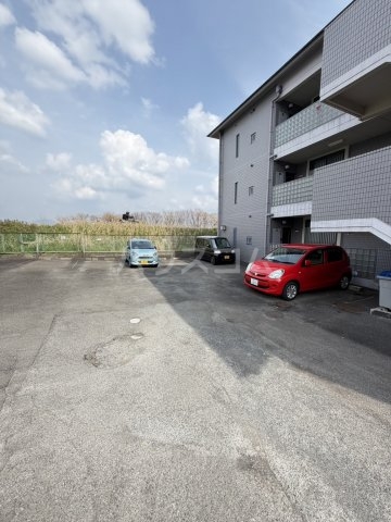 20/29 駐車場