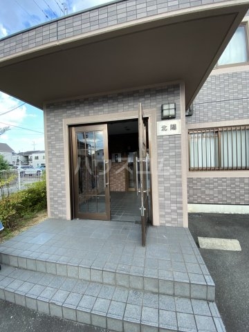 24/30 エントランス