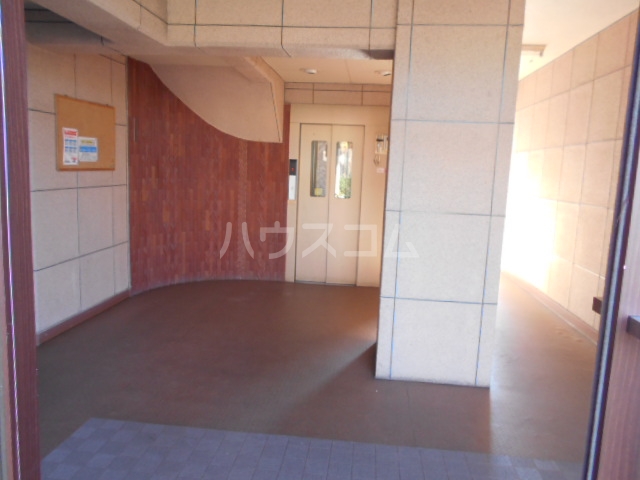 22/30 エントランス