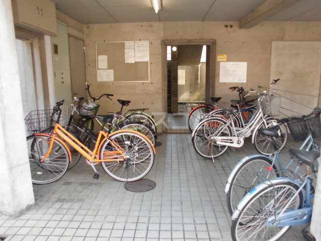 22/30 エントランス