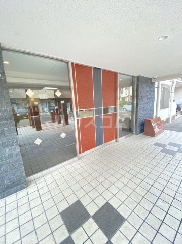 25/30 エントランス