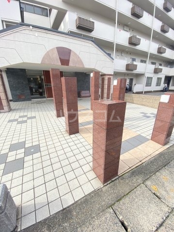 26/30 エントランス