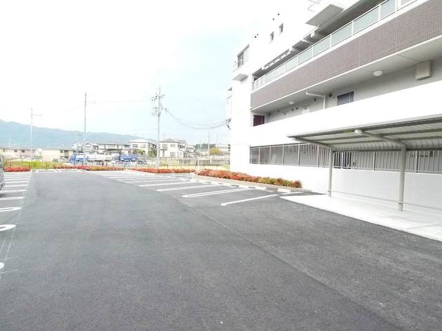 14/20 駐車場
