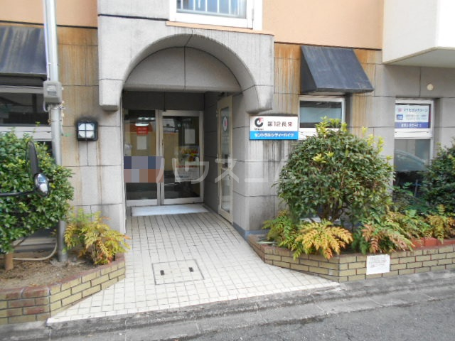 21/30 エントランス