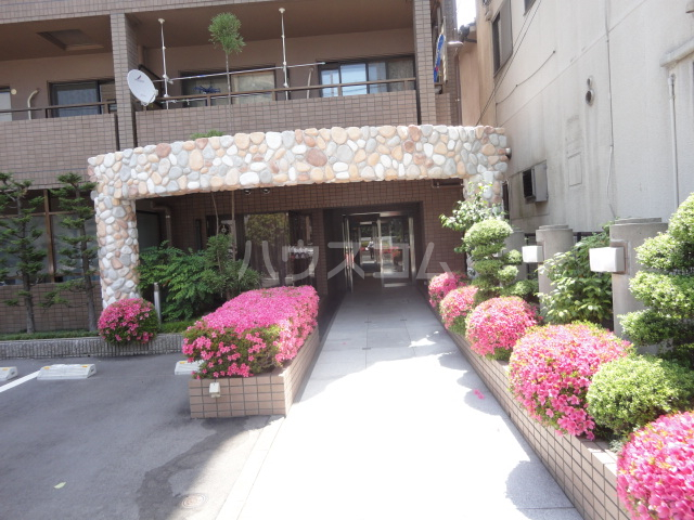 23/30 エントランス