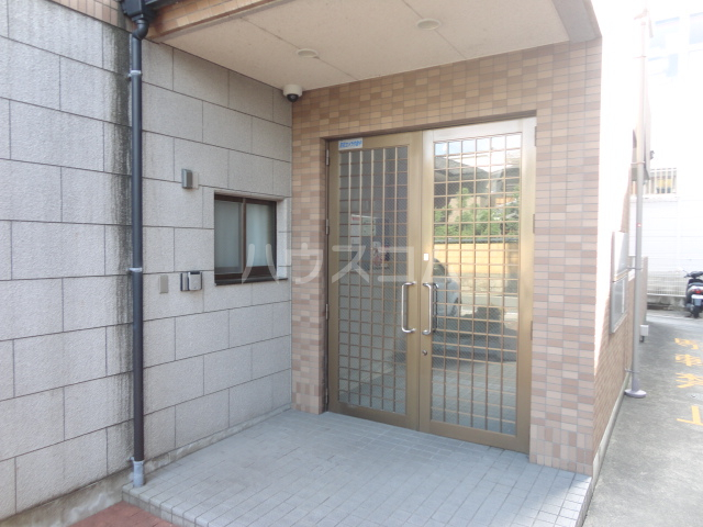 23/30 エントランス