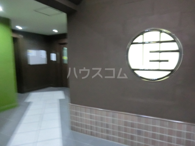 28/30 エントランス