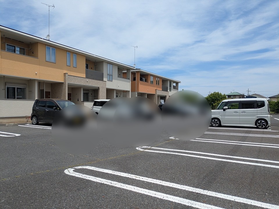 27/30 駐車場