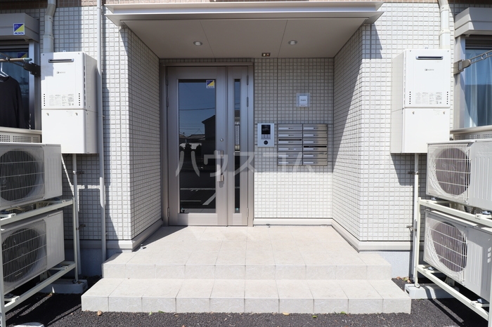 18/29 エントランス