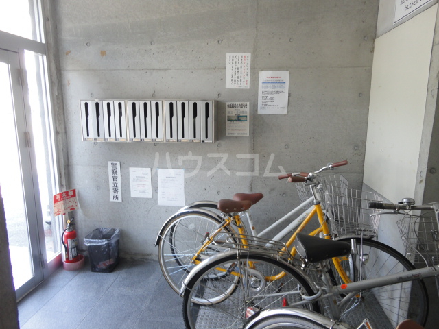 24/30 エントランス