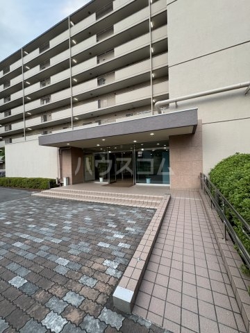 25/29 エントランス