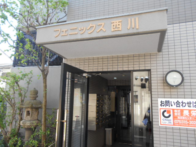 22/30 エントランス