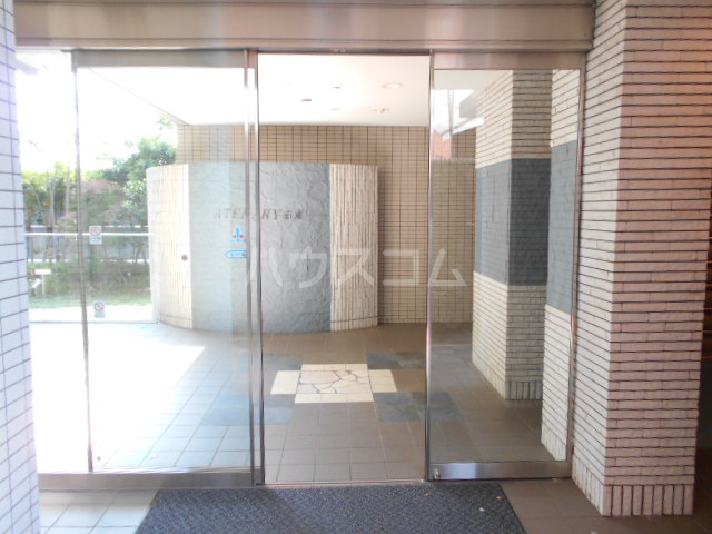 22/30 エントランス