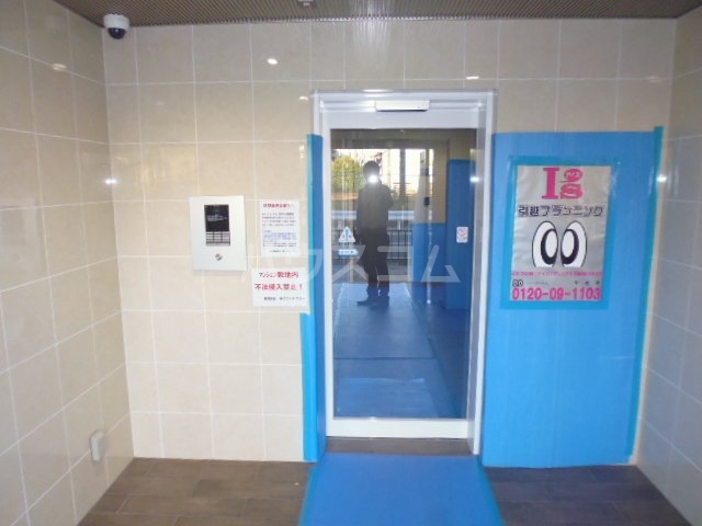 20/30 エントランス