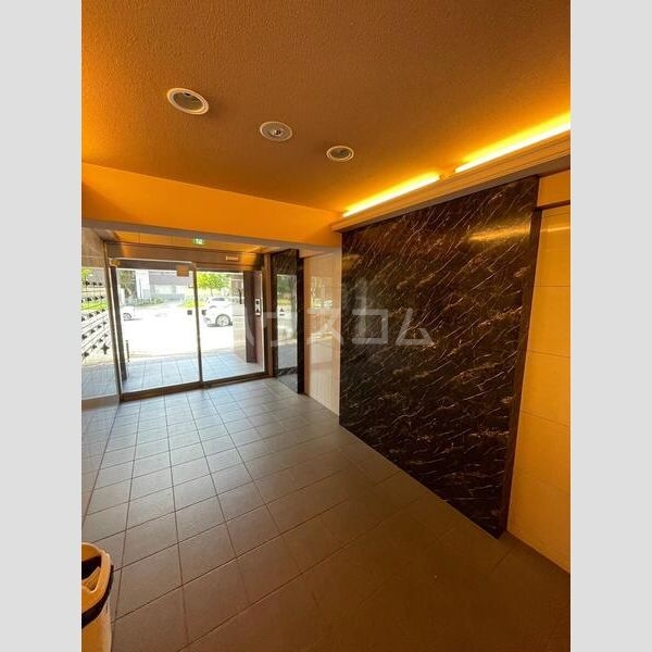 14/22 エントランス