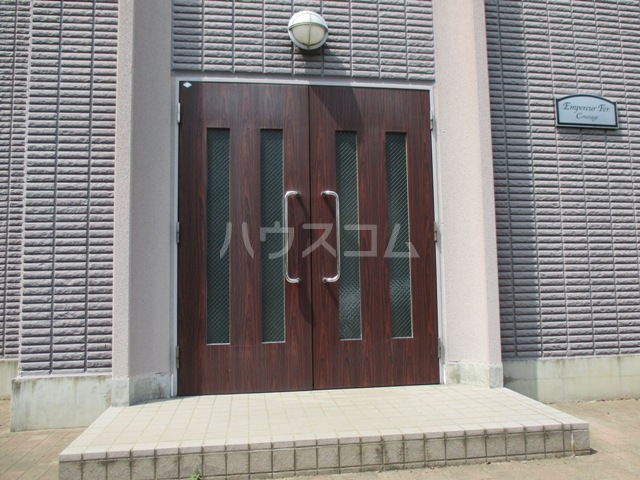 22/28 エントランス