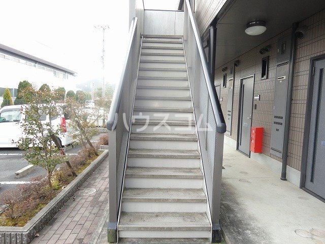 25/30 エントランス