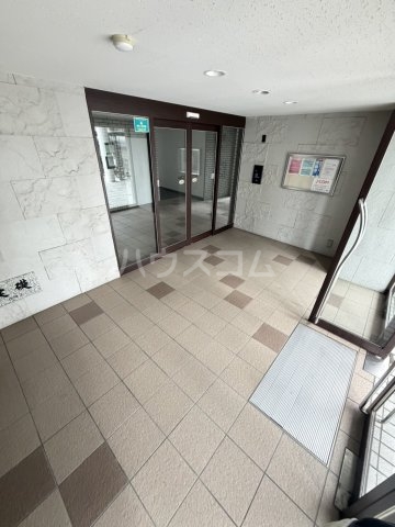 20/29 エントランス