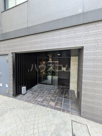 15/23 エントランス