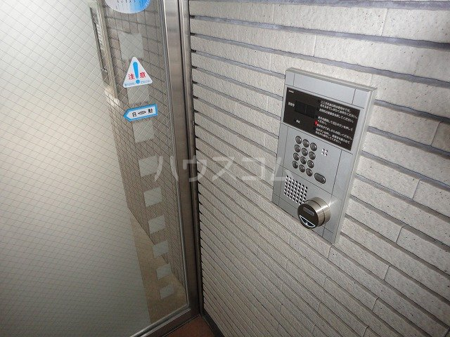 22/30 エントランス