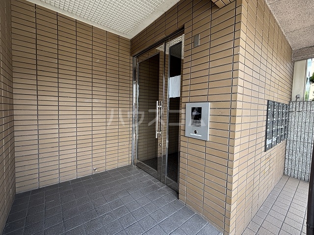 17/25 エントランス