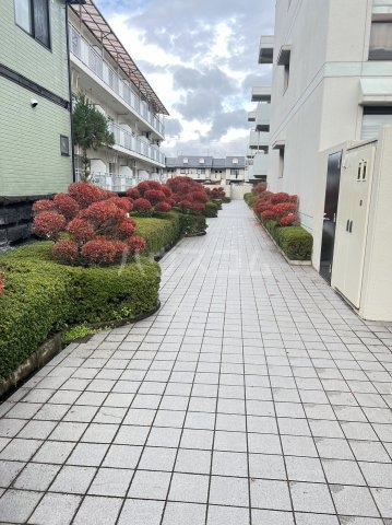 26/30 エントランス