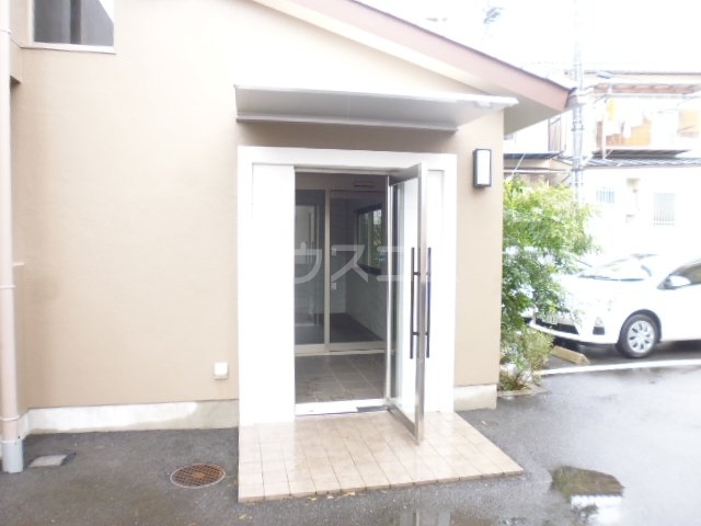 26/30 エントランス