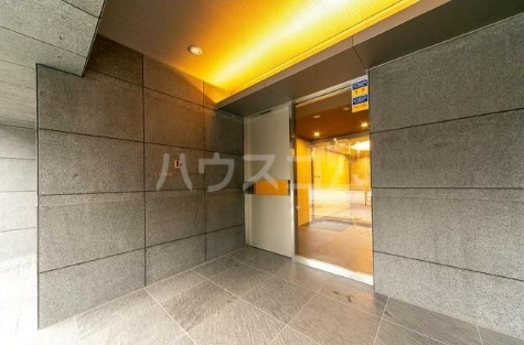 16/16 エントランス