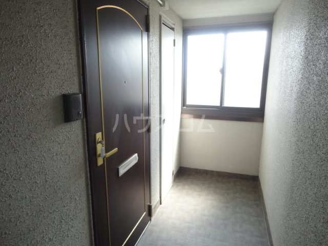 25/30 エントランス