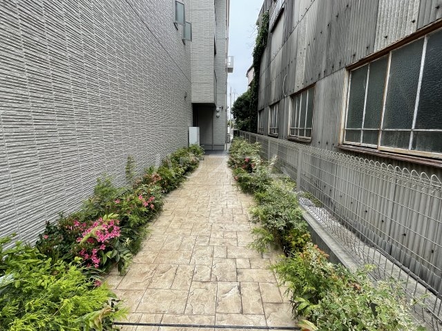 25/30 エントランス