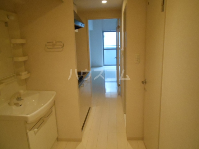 21/30 エントランス