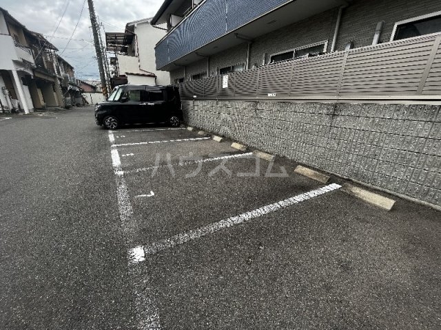 28/30 駐車場