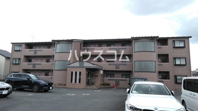 23/30 エントランス