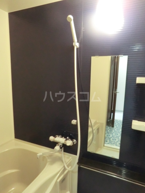 13/30 浴室