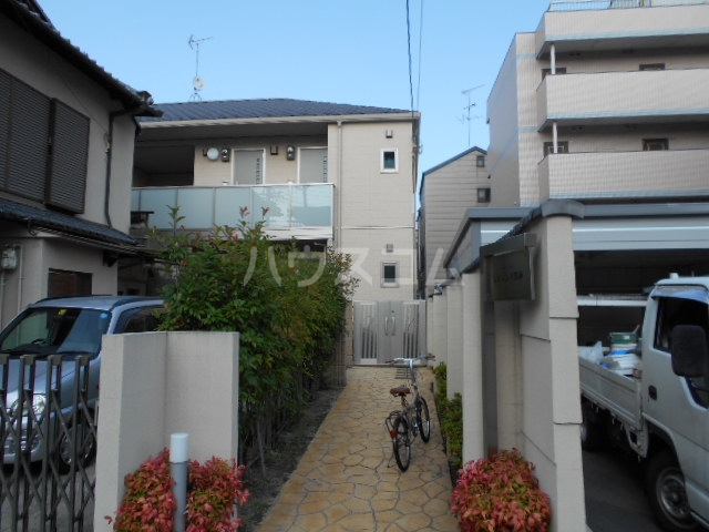 22/30 エントランス