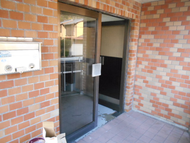 20/30 エントランス